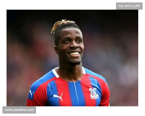 英格兰足球超级联赛：水晶宫边锋扎哈突破制造点球